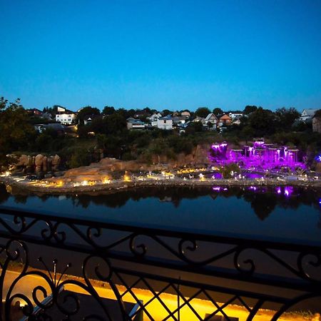 Готель River House Umanʼ المظهر الخارجي الصورة