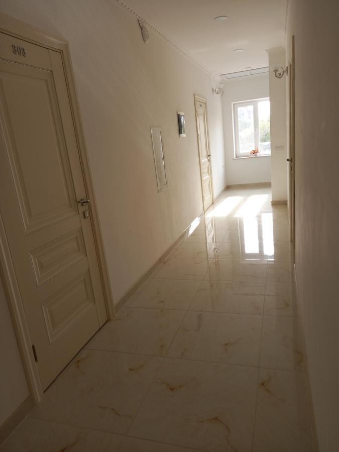 Готель River House Umanʼ المظهر الخارجي الصورة