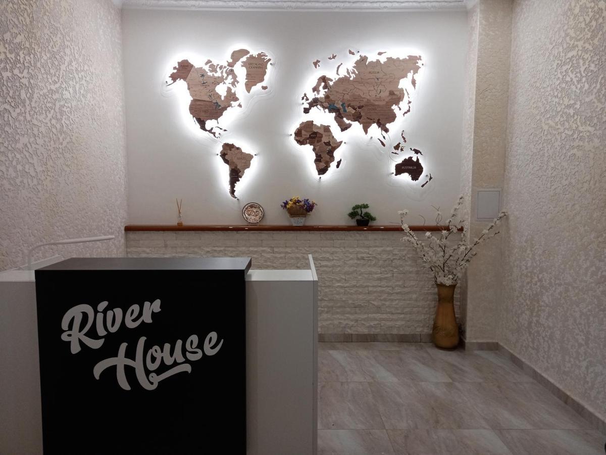 Готель River House Umanʼ المظهر الخارجي الصورة