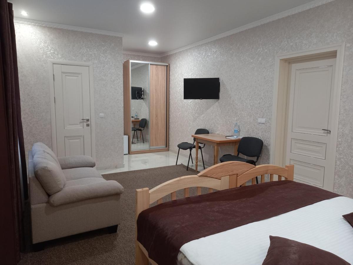 Готель River House Umanʼ المظهر الخارجي الصورة