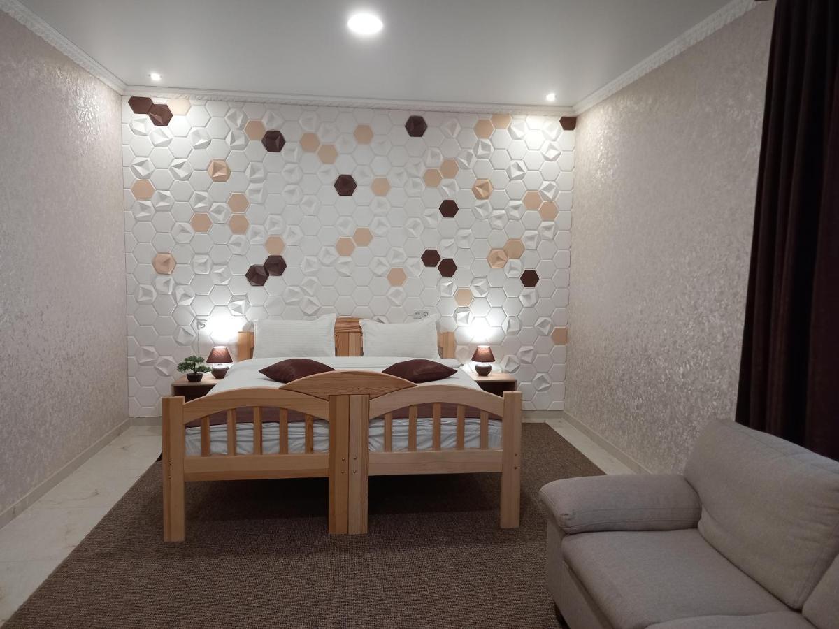 Готель River House Umanʼ المظهر الخارجي الصورة