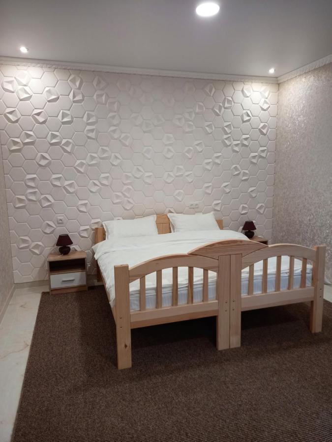 Готель River House Umanʼ المظهر الخارجي الصورة