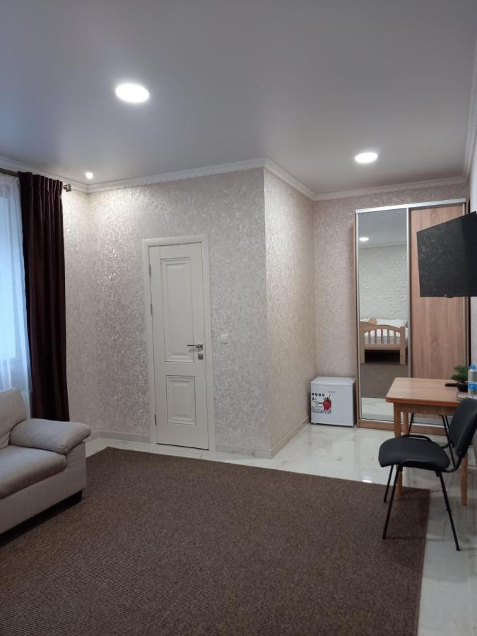 Готель River House Umanʼ المظهر الخارجي الصورة