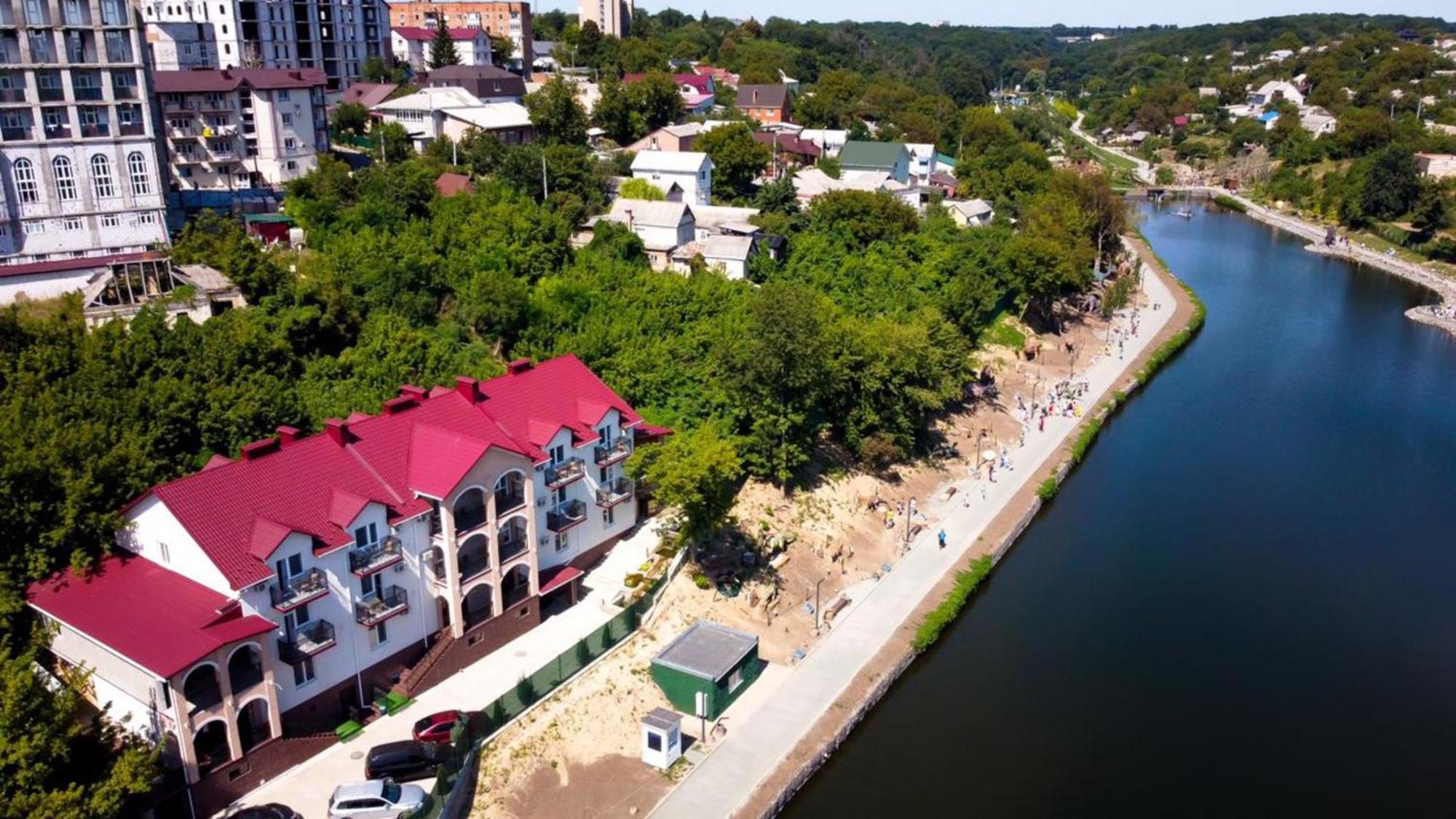 Готель River House Umanʼ المظهر الخارجي الصورة