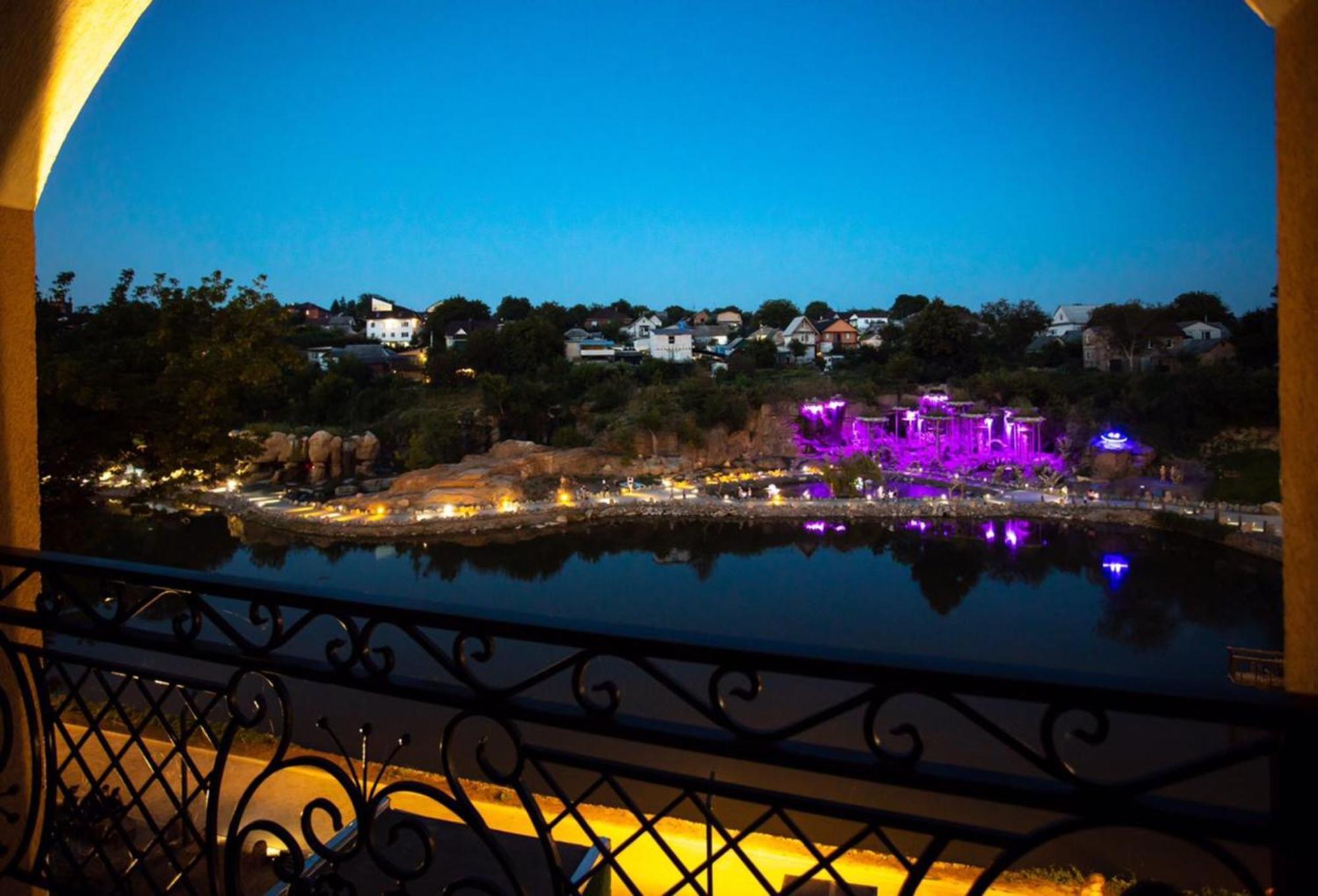 Готель River House Umanʼ المظهر الخارجي الصورة