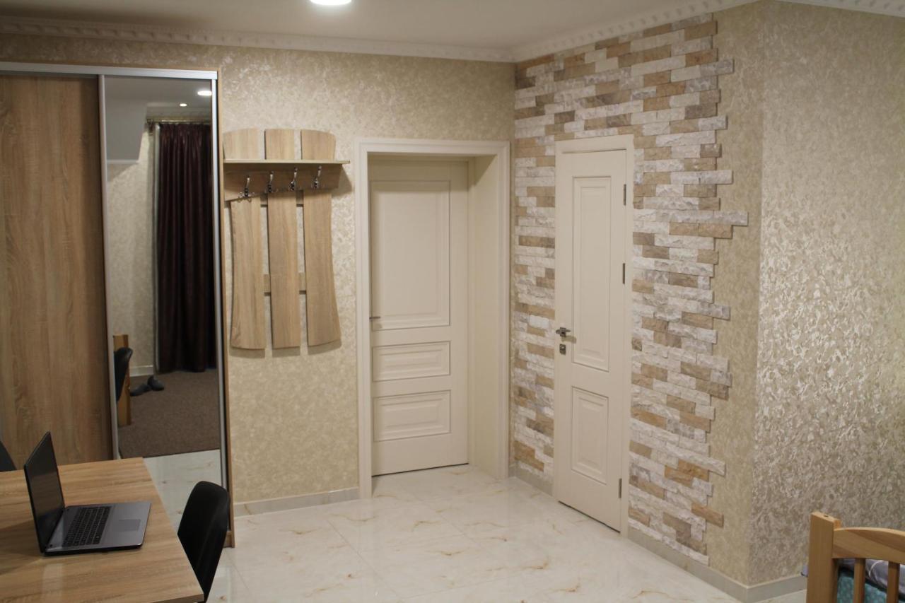 Готель River House Umanʼ المظهر الخارجي الصورة