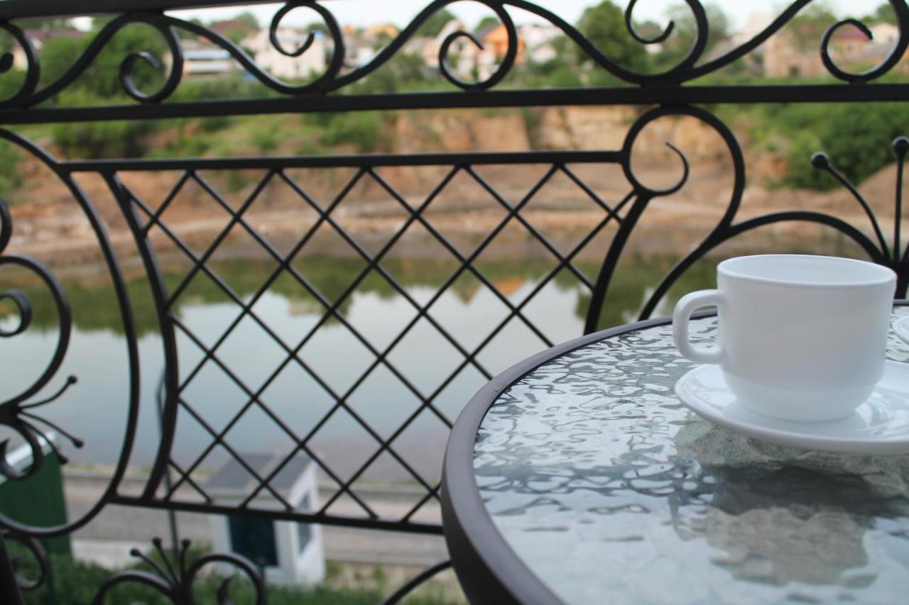 Готель River House Umanʼ المظهر الخارجي الصورة